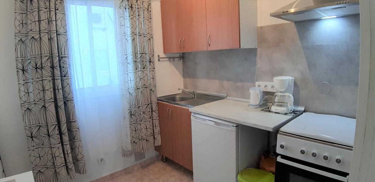 Hostal Nevada Фуeнхирола Екстериор снимка