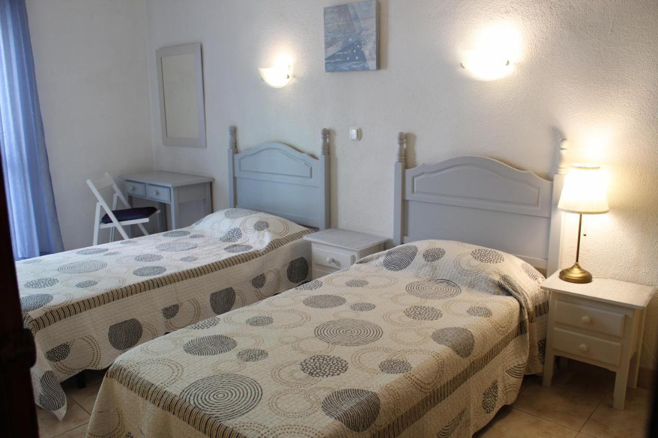 Hostal Nevada Фуeнхирола Екстериор снимка